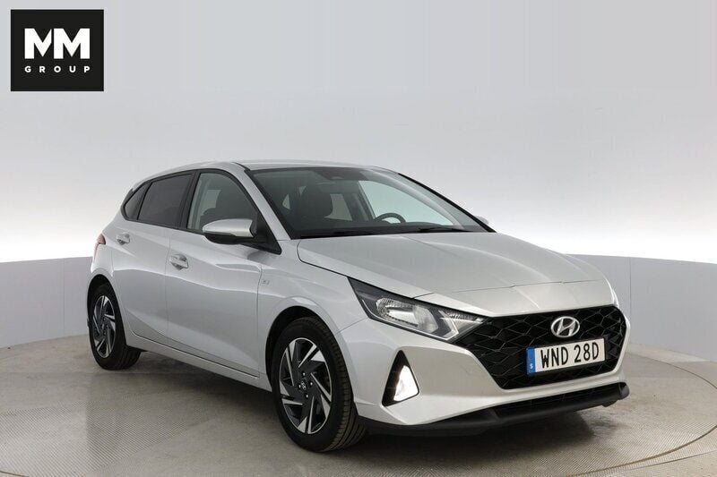 Grå Begagnad 2022 Hyundai i20 Essential Halvkombi | 179 000 kr (Marknadspris) - Bild 1/4