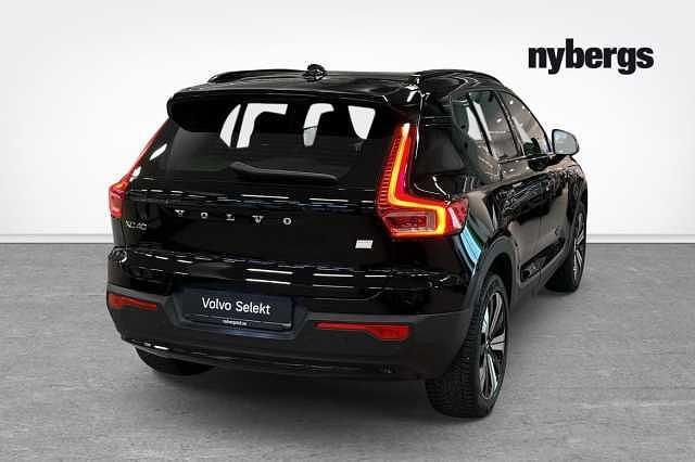Begagnad Volvo XC40 Core 175 kW (238 HK) 2023 Svart SUV