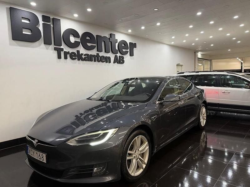 Grå Begagnad 2016 Tesla Model S Halvkombi | 249 900 kr (Lite dyr) - Bild 1/4