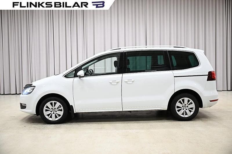 Begagnad VW Sharan 150 HK (110 kW) 2018 Vit Minibuss