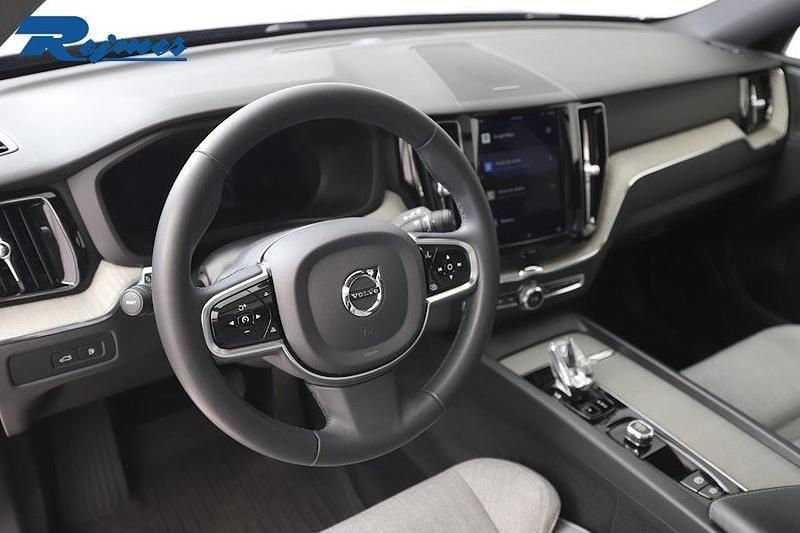 Begagnad Volvo XC60 Plus 253 HK (186 kW) 2022 Grå SUV