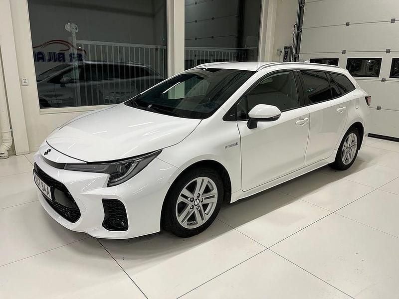 Vit Begagnad 2021 Suzuki Swace Kombi | 189 900 kr (Lite dyr) - Bild 1/4