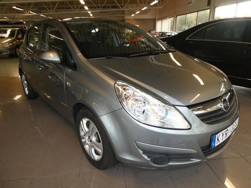 Grå Begagnad 2010 Opel Corsa Enjoy Halvkombi | 46 800 kr (Marknadspris) - Bild 1/4