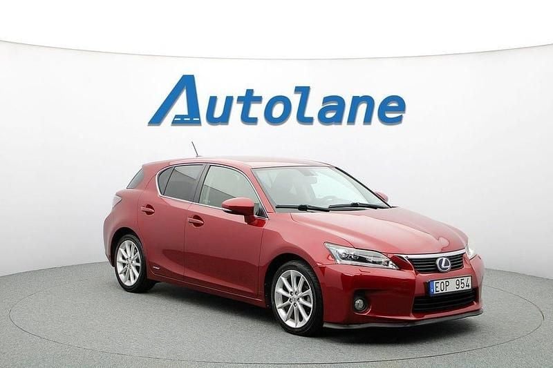 Röd Begagnad 2011 Lexus CT200h Sport Line Halvkombi | 109 700 kr (Marknadspris) - Bild 1/2