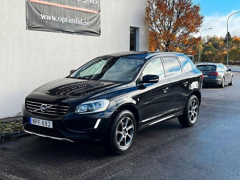 Svart (svartmet) Begagnad 2015 Volvo XC60 Ocean Race SUV | 119 900 kr (Bra pris) - Bild 1/4