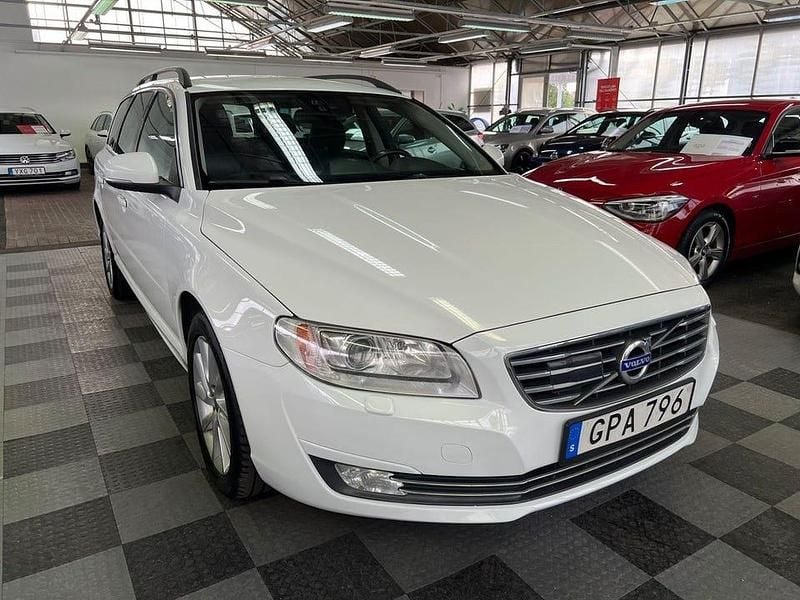 Begagnad Volvo V70 Momentum 150 HK (110 kW) 2016 Vit Kombi