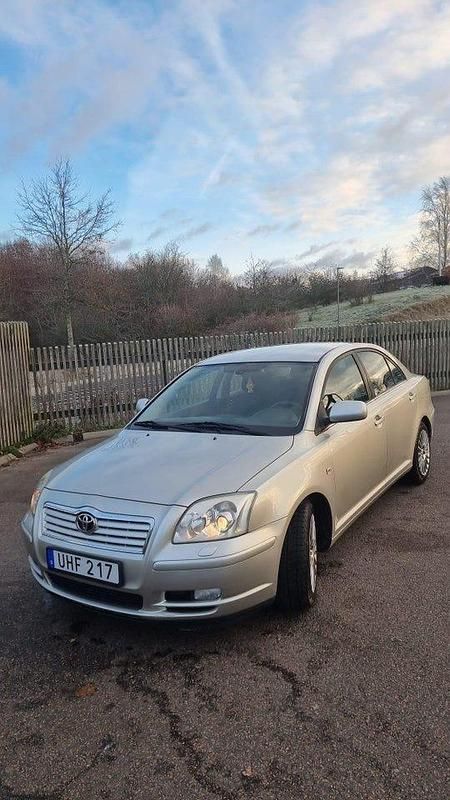 Begagnad 2003 Toyota Avensis Sedan | 39 500 kr (Marknadspris) - Bild 1/4