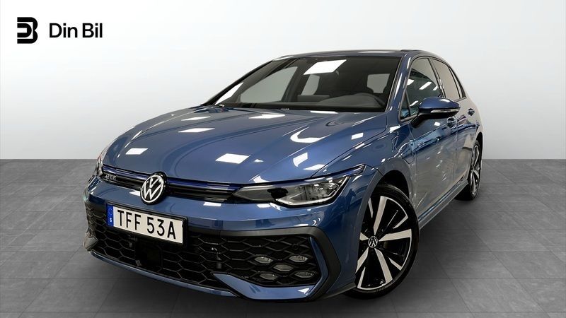 Mörkblå Ny 2024 VW Golf VIII GTE Halvkombi | 449 900 kr (Marknadspris) - Bild 1/4