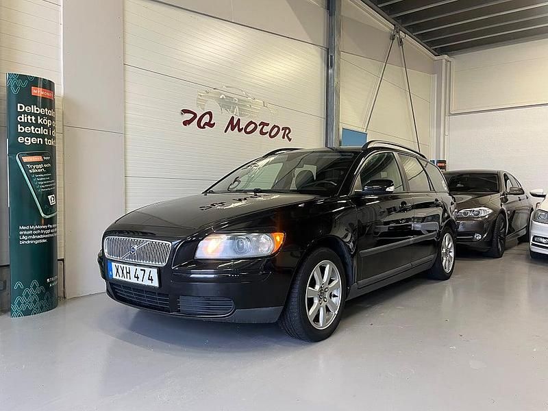 Svart Begagnad 2006 Volvo V50 Kombi | 29 900 kr (Marknadspris) - Bild 1/4