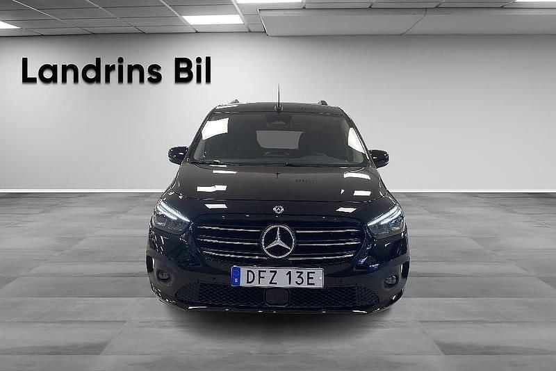 Begagnad Mercedes T180 116 HK (85 kW) 2023 Svart Minibuss