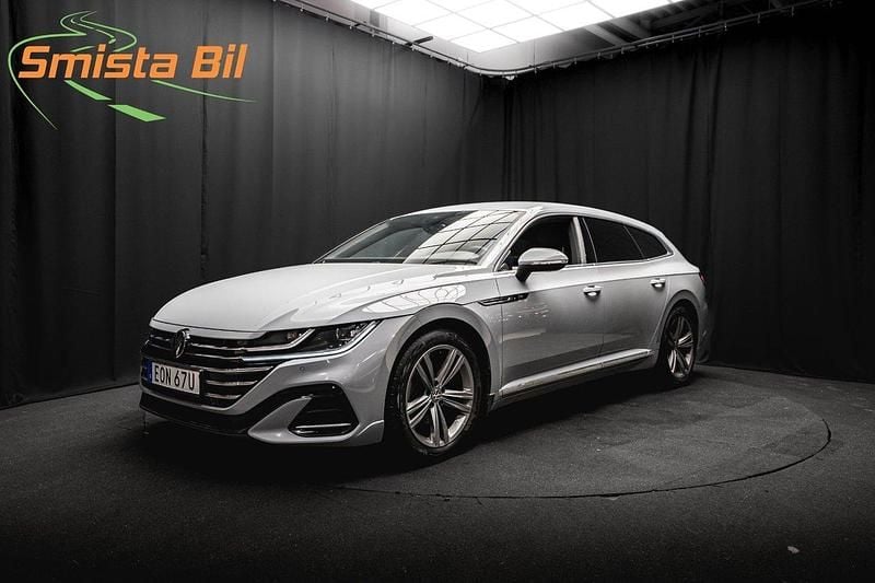 Grå Begagnad 2021 VW Arteon R-line Kombi | 319 800 kr (Marknadspris) - Bild 1/3