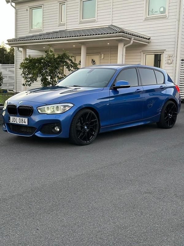 Begagnad 2016 BMW 116 M Sport Halvkombi | 129 900 kr (Lite dyr) - Bild 1/4