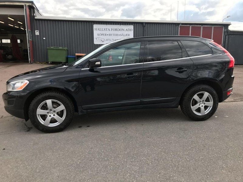 Begagnad Volvo XC60 Momentum 163 HK (119 kW) 2012 Svart SUV