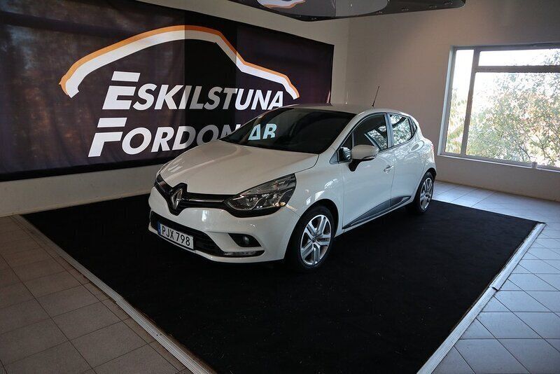 Vit Begagnad 2017 Renault Clio IV Zen Halvkombi | 94 900 kr (Marknadspris) - Bild 1/4