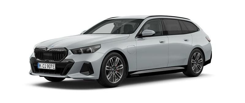 Ny 2025 BMW 530e Shadowline Kombi | 742 900 kr (Marknadspris) - Bild 1/4