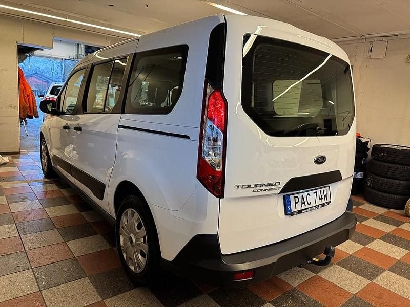 Begagnad Ford Tourneo 99 HK (72 kW) 2021 Vit Minibuss