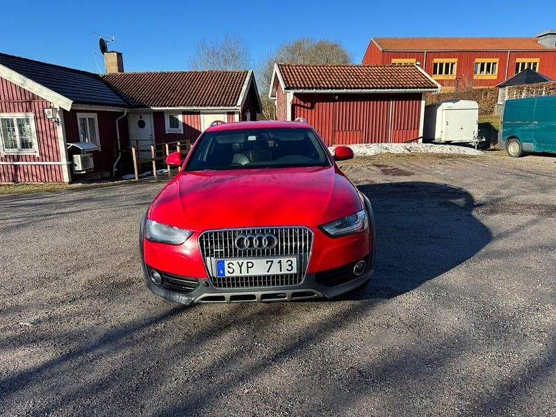 Begagnad Audi A4 Allroad 177 HK (130 kW) 2012 Röd Kombi