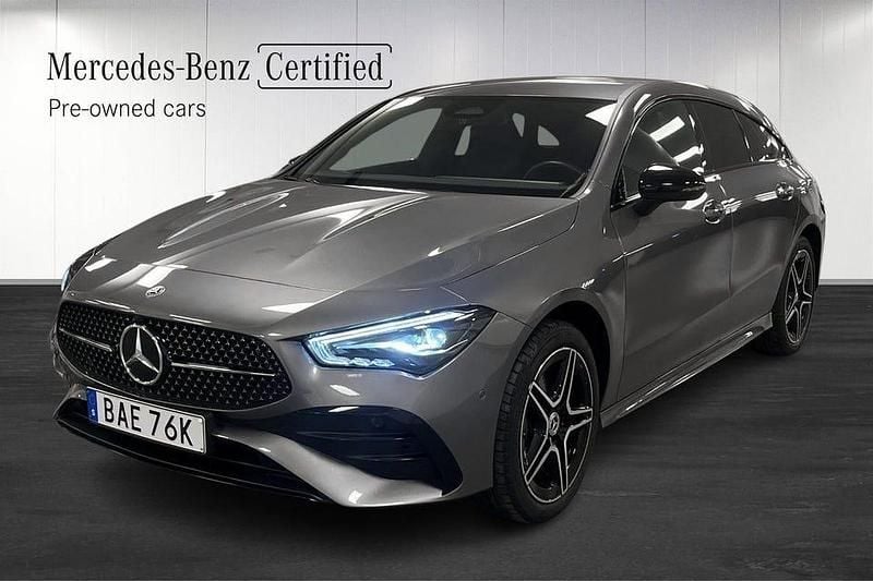Grå Begagnad 2025 Mercedes CLA250 Shooting Brake AMG Kombi | 399 000 kr - Bild 1/4