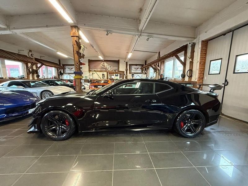 Svart Begagnad 2018 Chevrolet Camaro ZL1 LT Sportkupé | 899 000 kr - Bild 1/4
