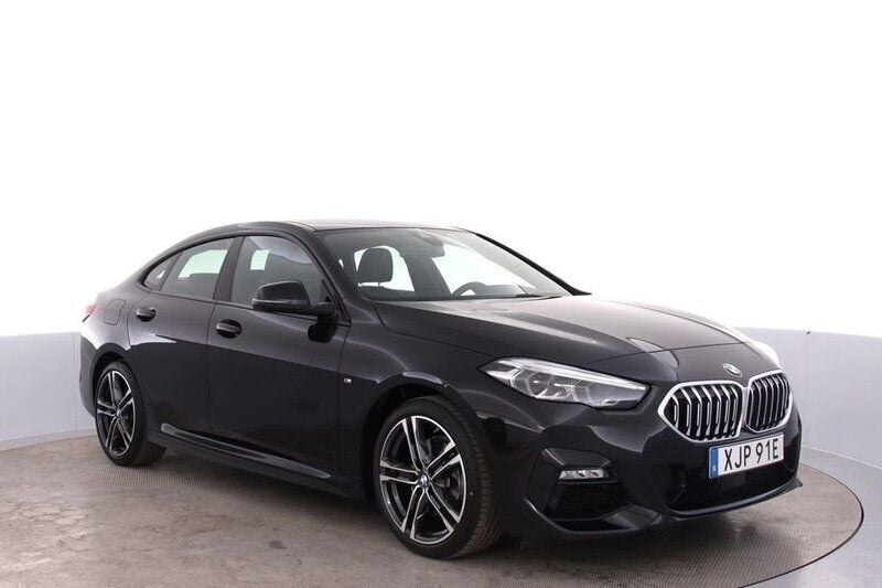 Svart Begagnad 2022 BMW 218 M Sport Sportkupé | 269 000 kr (Marknadspris) - Bild 1/4