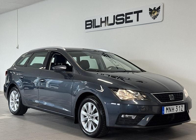 Mörkgrå (grå) Begagnad 2020 Seat Leon ST Style Kombi | 164 900 kr (Marknadspris) - Bild 1/4