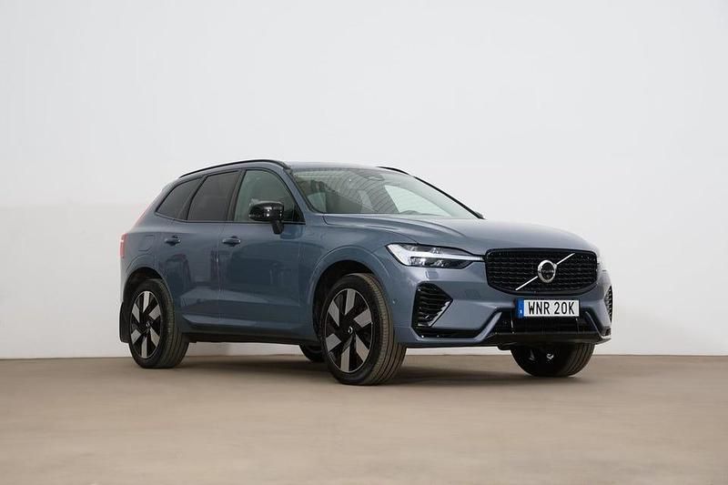 Begagnad Volvo XC60 Plus 350 HK (257 kW) 2024 Grå SUV
