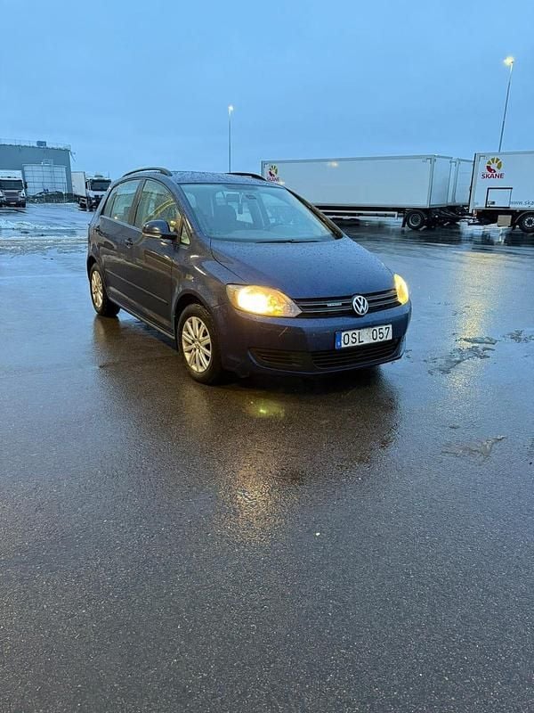 Begagnad VW Golf Plus Cross 105 HK (77 kW) 2012 Minibuss