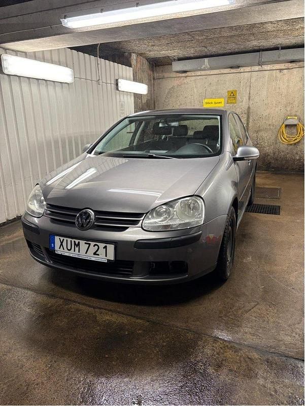 Grå Begagnad 2006 VW Golf V | 24 990 kr - Bild 1/3
