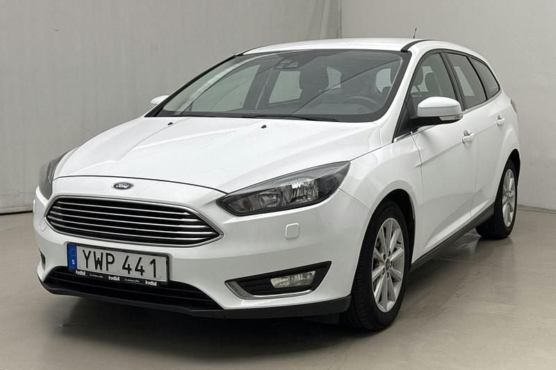 Vit Begagnad 2018 Ford Focus Titanium | 104 900 kr (Bra pris) - Bild 1/4