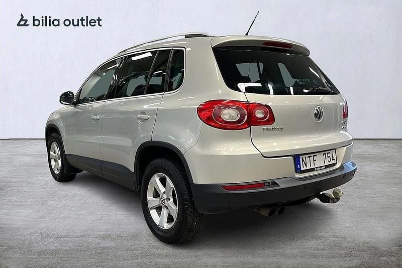 Begagnad VW Tiguan Sportline 140 HK (102 kW) 2011 Ljusgrå SUV