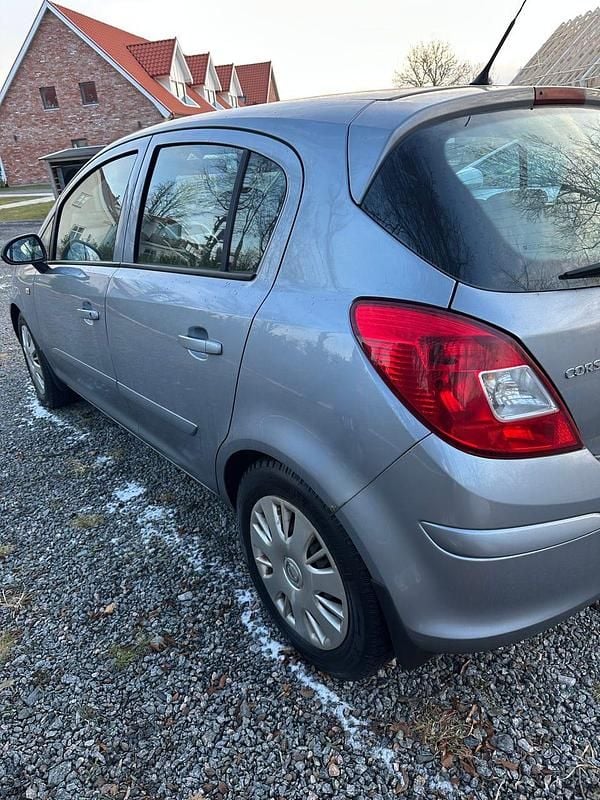 Begagnad Opel Corsa 80 HK (58 kW) 2007 Halvkombi