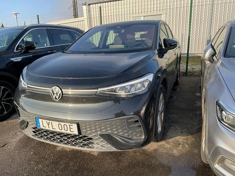 Grenadilla svart metallic Begagnad 2023 VW ID.5 Pro Performance SUV | 309 000 kr (Marknadspris) - Bild 1/2