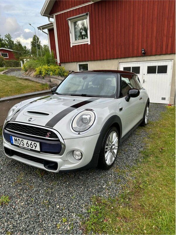 Silver Begagnad 2016 Mini Cooper S Halvkombi | 143 000 kr (Superpris) - Bild 1/4