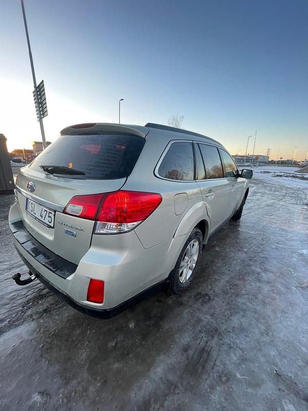 Begagnad Subaru Outback 150 HK (110 kW) 2010 Kombi