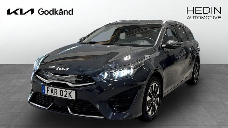 Mörkgrå (grey) Begagnad 2024 Kia Ceed 2 Kombi | 309 900 kr (Lite dyr) - Bild 1/4
