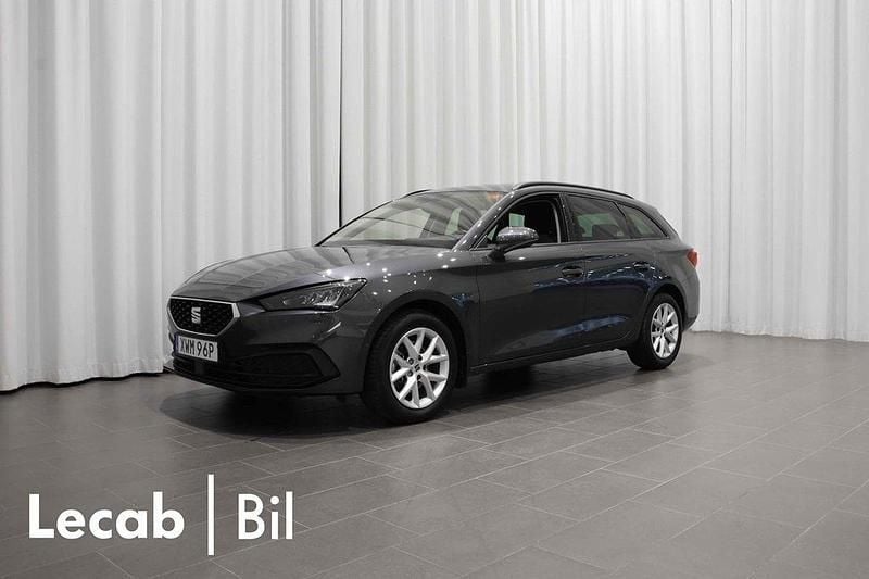 Grå (magnetic tech metallic) Begagnad 2024 Seat Leon Kombi | 224 500 kr (Marknadspris) - Bild 1/4