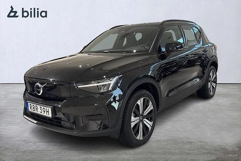 Svart Begagnad 2022 Volvo XC40 Core SUV | 339 900 kr - Bild 1/3
