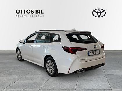Begagnad Toyota Corolla Active 142 HK (104 kW) 2023 Vit Kombi