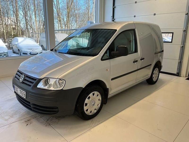 Begagnad VW Caddy 106 HK (77 kW) 2010 Silver Minibuss