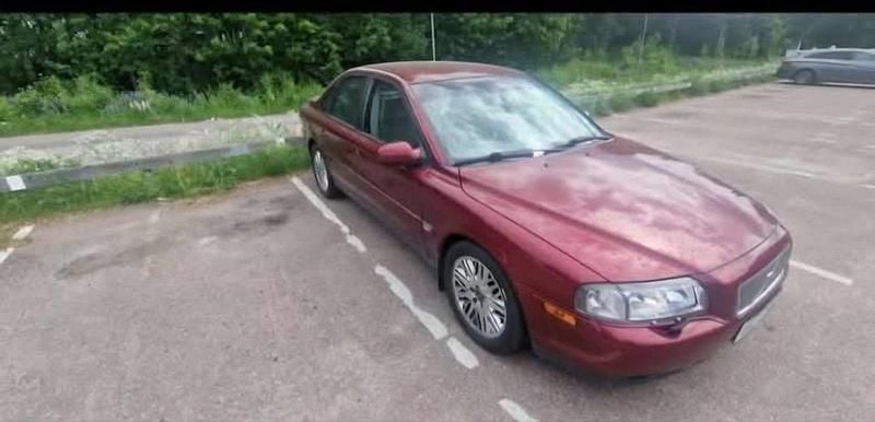 Röd Begagnad 2003 Volvo S80 Sedan | 25 000 kr (Marknadspris) - Bild 1/3
