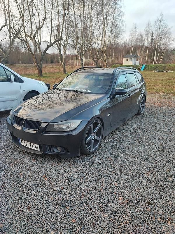 Begagnad 2007 BMW 320 Kombi | 65 500 kr (Marknadspris) - Bild 1/4
