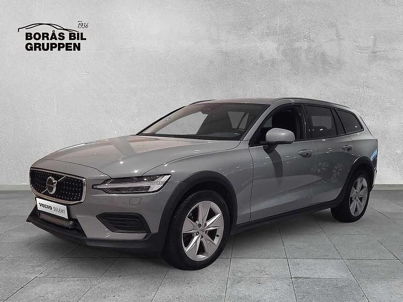 Begagnad 2024 Volvo V60 CC Kombi | 399 000 kr (Lite dyr) - Bild 1/4