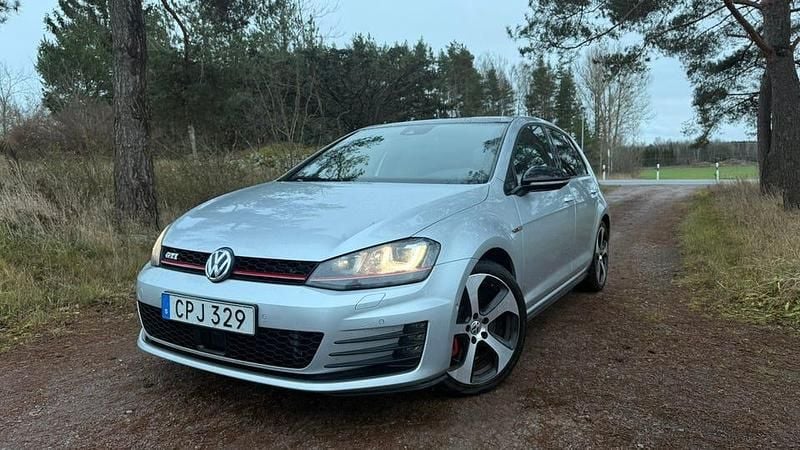 Begagnad 2014 VW Golf VII GTI Halvkombi | 169 900 kr (Bra pris) - Bild 1/4