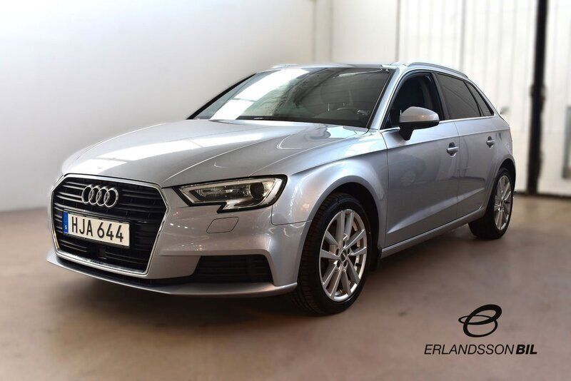 Silver Begagnad 2016 Audi A3 Sportback Comfort Halvkombi | 129 900 kr (Marknadspris) - Bild 1/4