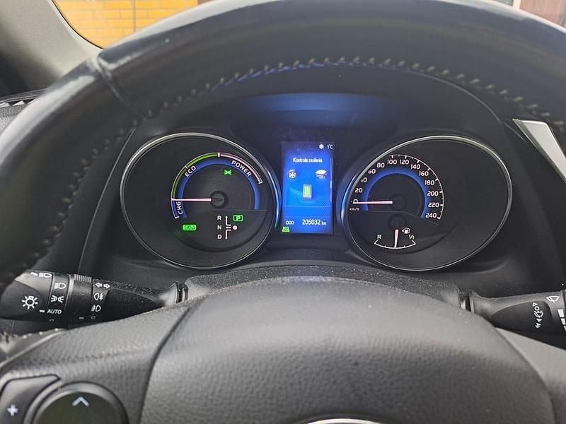 Begagnad Toyota Auris Hybrid 136 HK (100 kW) 2018