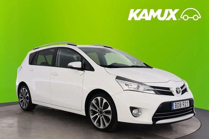 Vit Begagnad 2017 Toyota Verso Active Minibuss | 124 800 kr (Marknadspris) - Bild 1/3