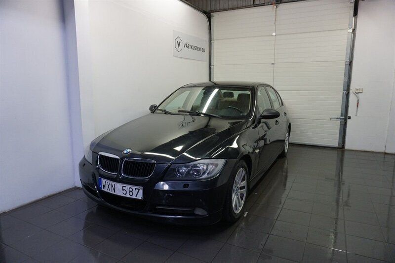 Svart Begagnad 2005 BMW 320 Advantage Sedan | 54 900 kr (Marknadspris) - Bild 1/4