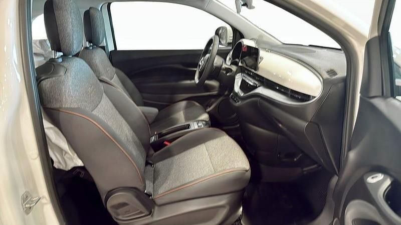 Begagnad Fiat 500e Icon 86 kW (118 HK) 2022 Vit Halvkombi