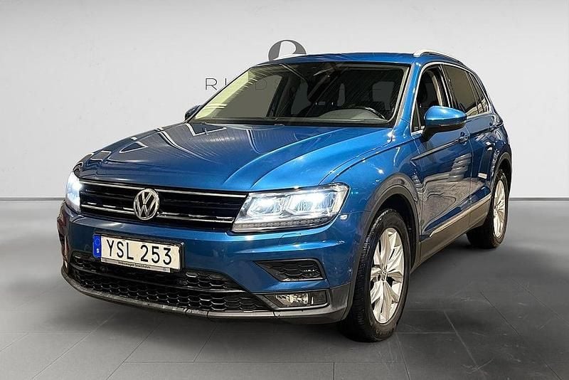 Blå Begagnad 2017 VW Tiguan SUV | 179 900 kr (Superpris) - Bild 1/3