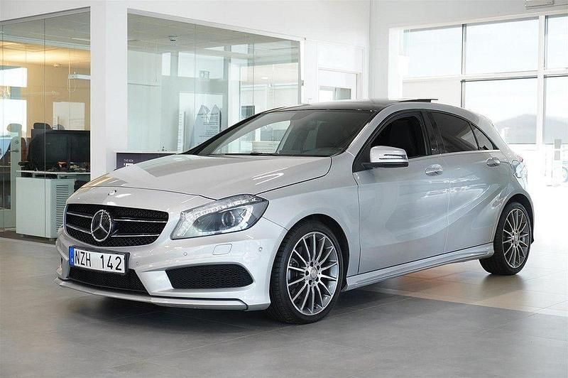 Silver Begagnad 2013 Mercedes A250 Halvkombi | 199 900 kr (Lite dyr) - Bild 1/4